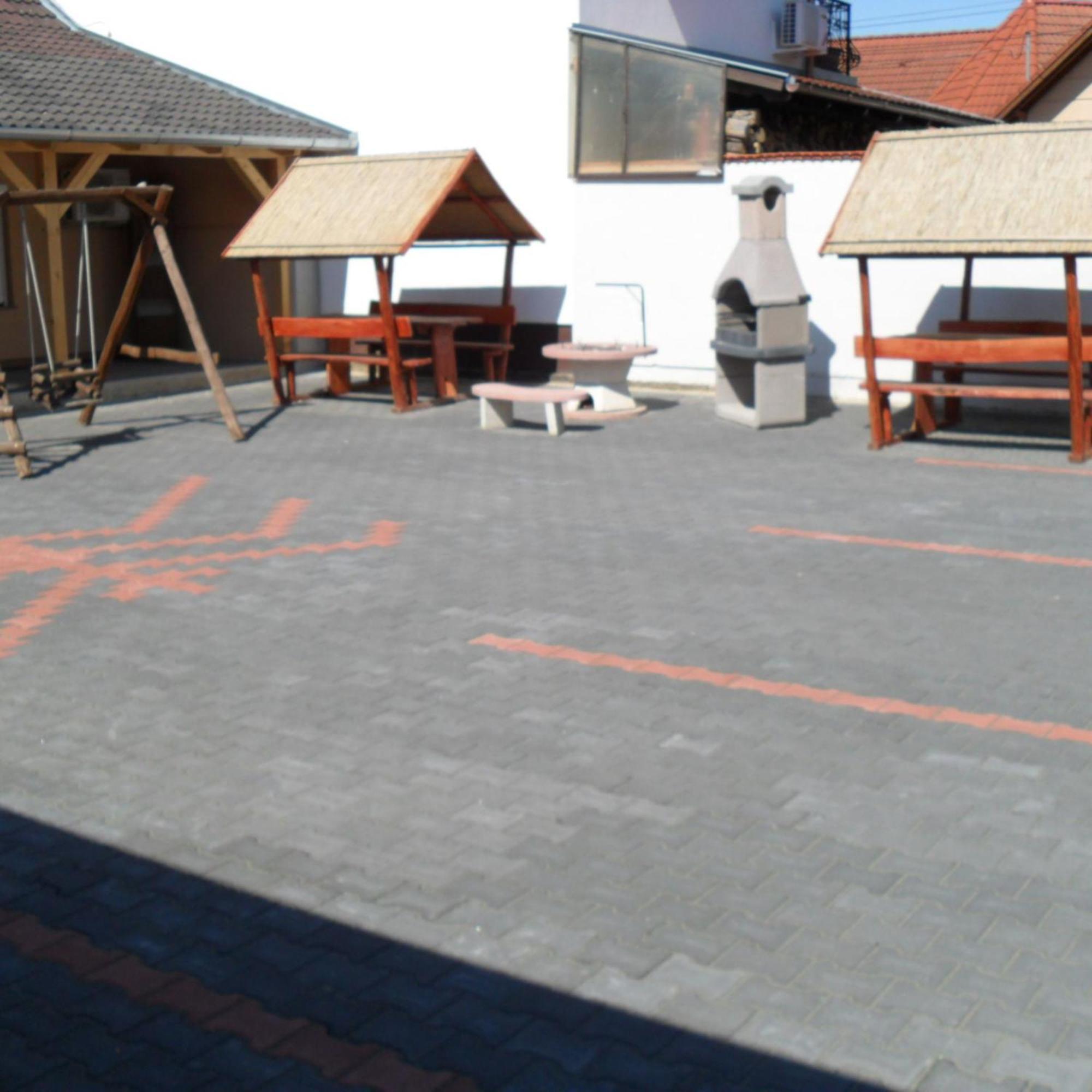 Oazis Apartman Harkany Exterior photo