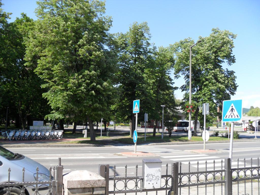 Oazis Apartman Harkany Exterior photo