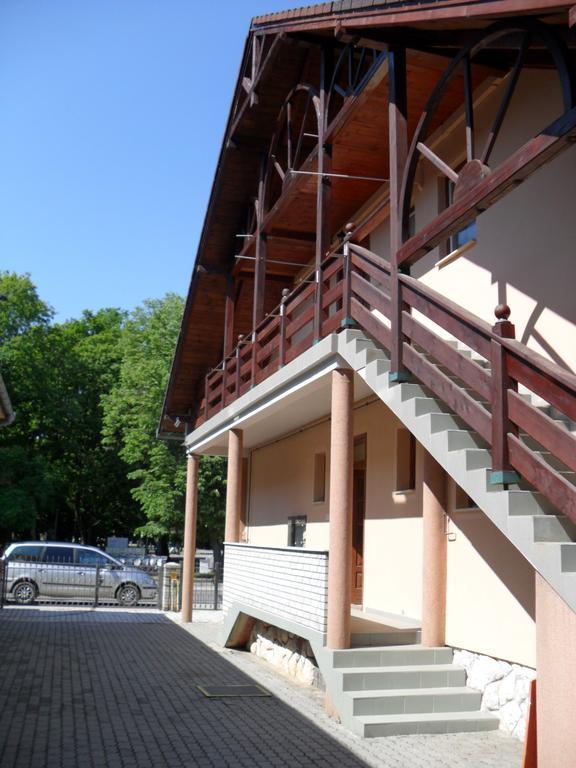 Oazis Apartman Harkany Exterior photo