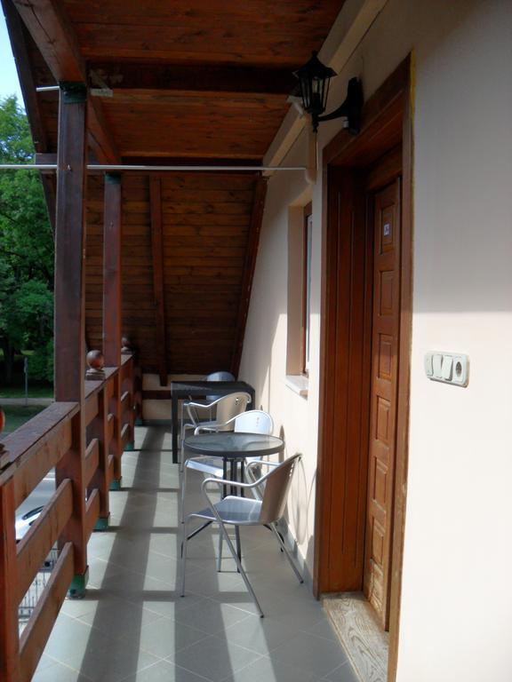 Oazis Apartman Harkany Exterior photo