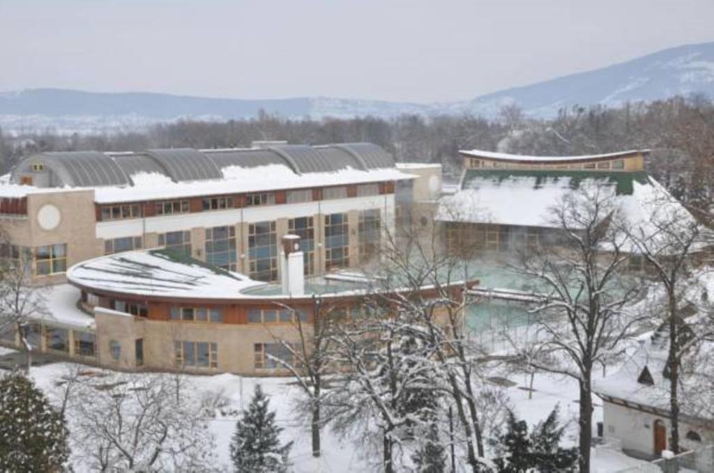 Oazis Apartman Harkany Exterior photo